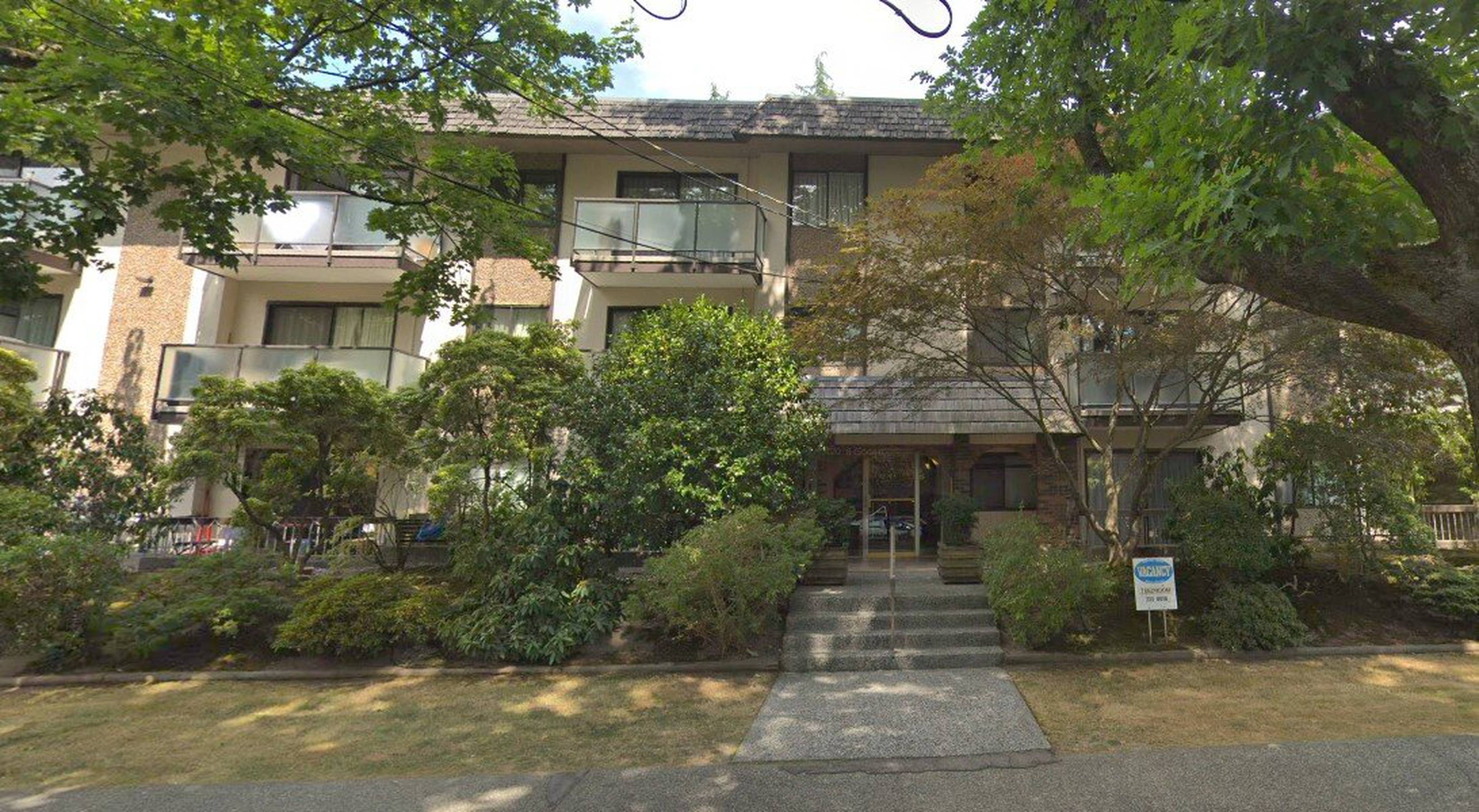 W 7th Ave Apartment Building